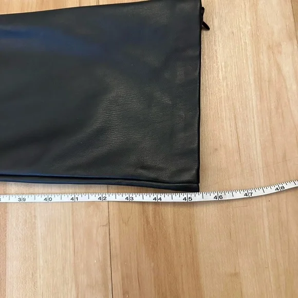 Black Zara mid rise faux leather pants - Picture 7 of 8